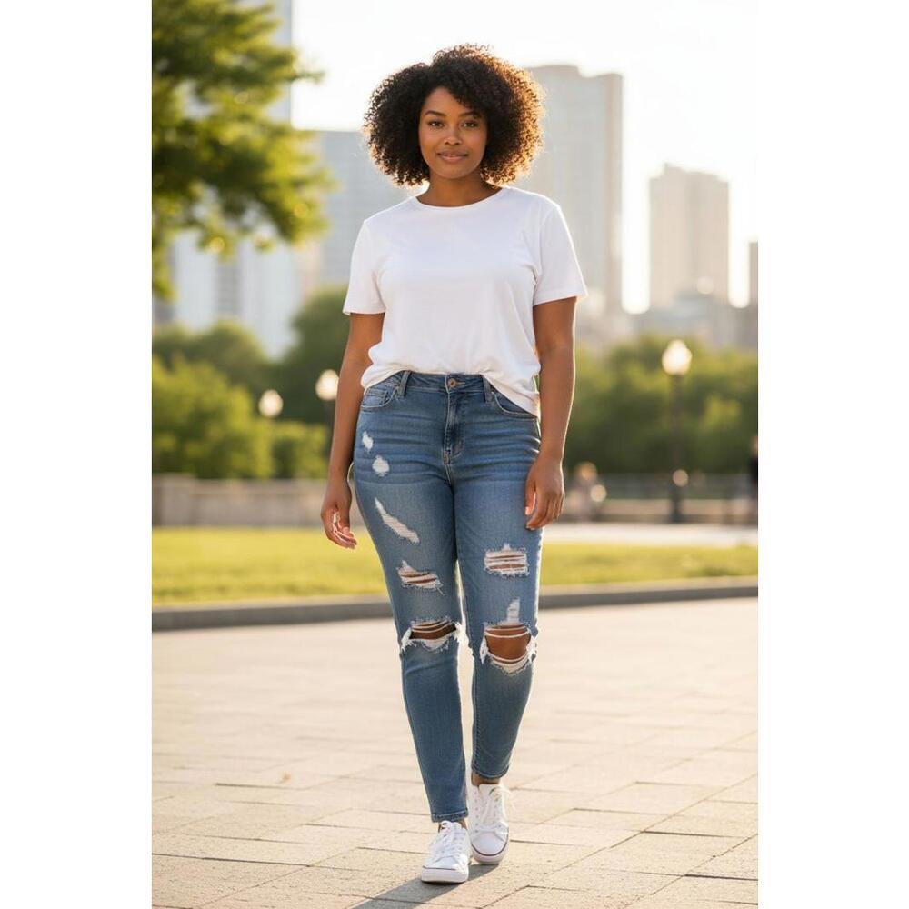 Trendy Women's Ripped Skinny Jeans